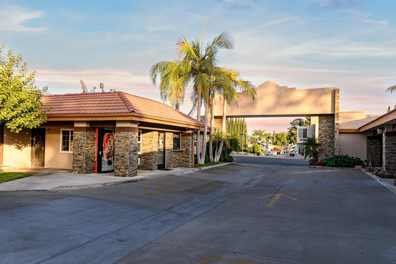 Hyland Inn Brea Esterno foto