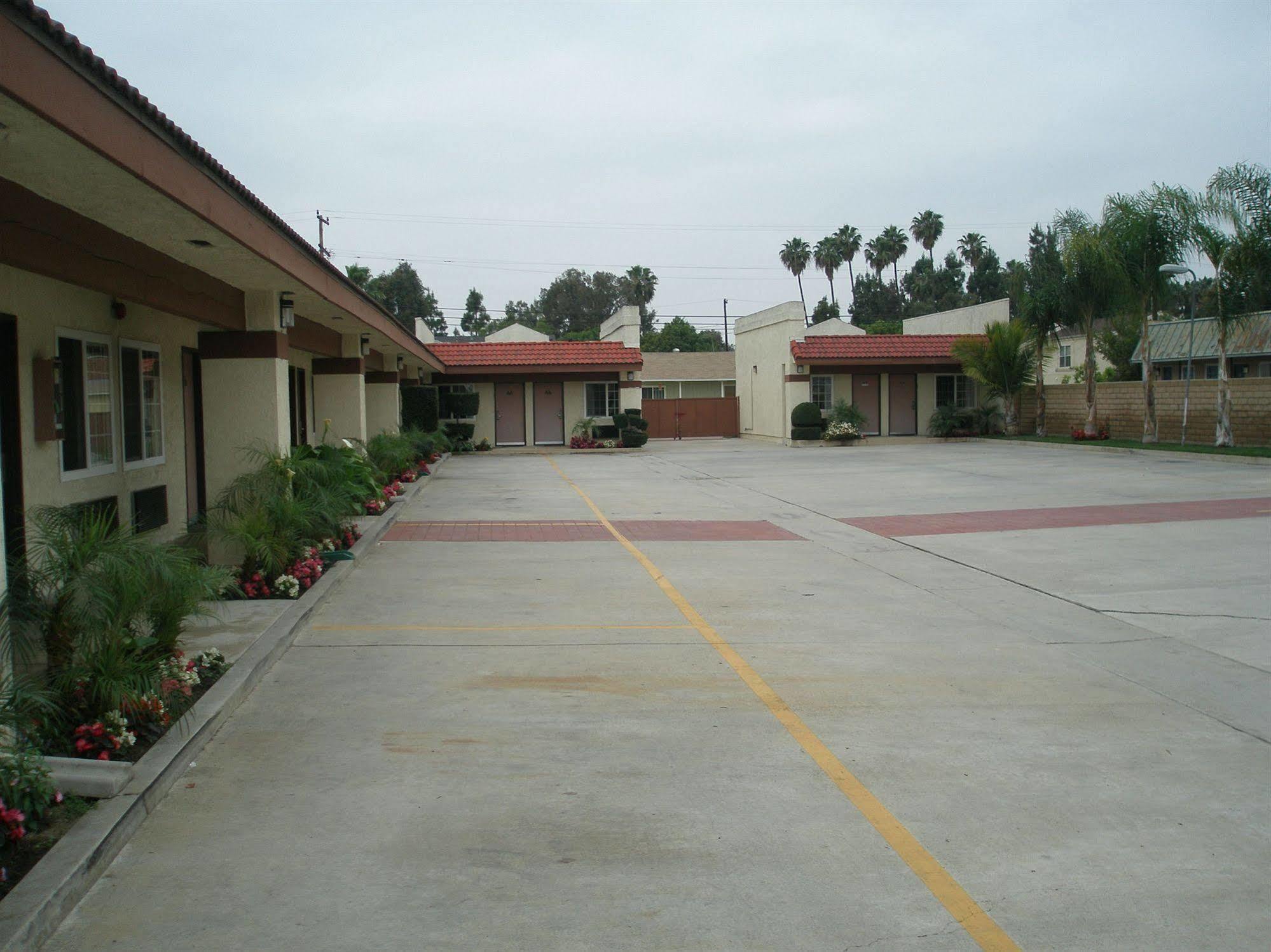 Hyland Inn Brea Esterno foto