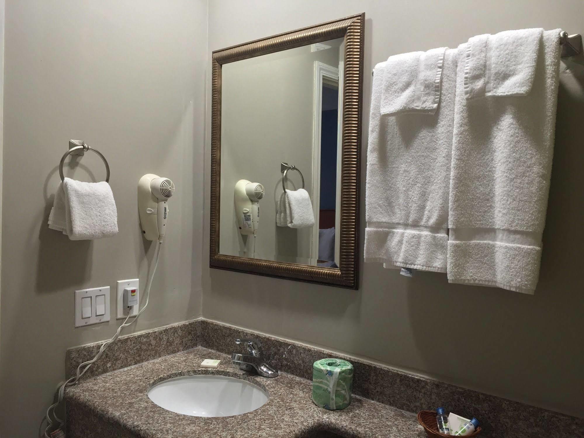 Hyland Inn Brea Esterno foto
